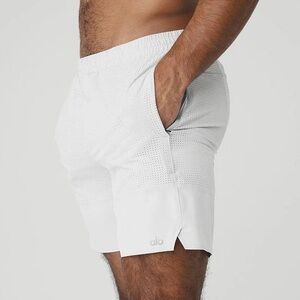 ALO Yoga 7" Traction Short Lined
